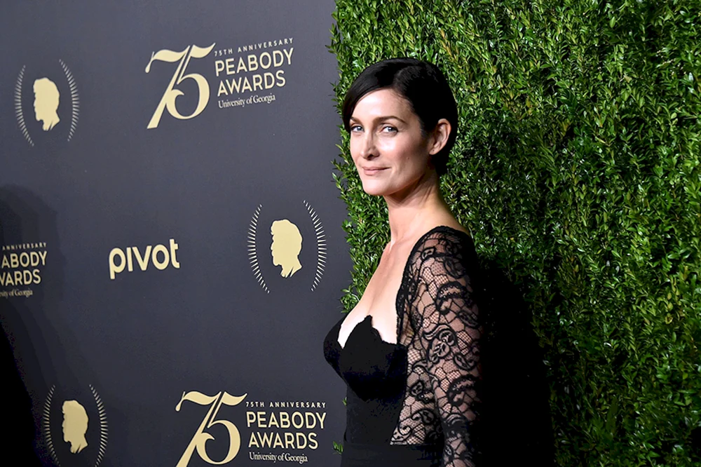 Carrie-Anne Moss