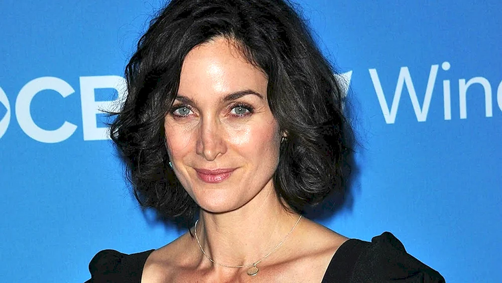Carrie-Anne Moss 2022