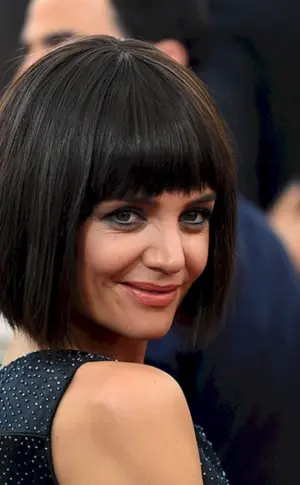 Katie Holmes Bob Bob Tracy Bob Cascade Sesson Cascade Haircut mit Fransen Bob Bob Cascade Haircut. Filigraner Bob