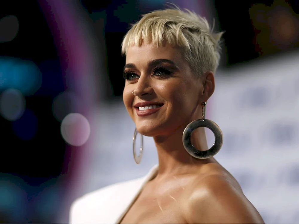 Katy Perry blond