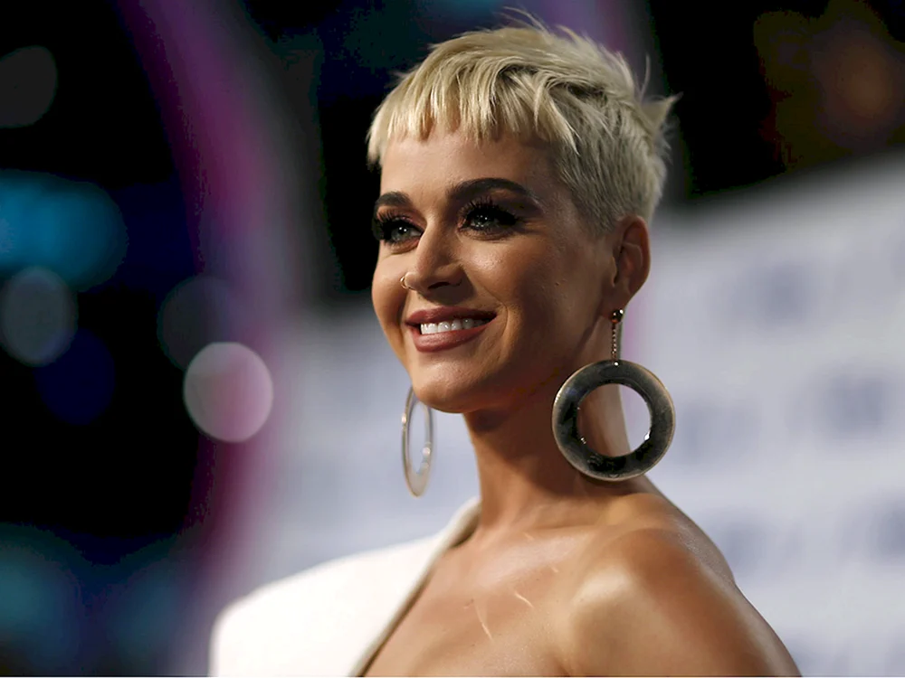 Katy Perry blond