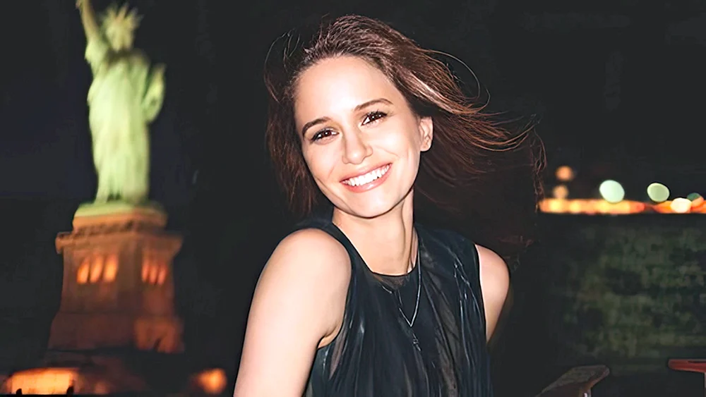 Katherine Waterston 2015