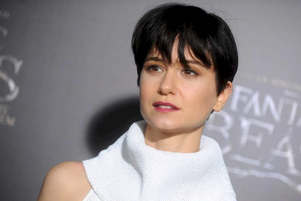 Katherine Waterston Covenant