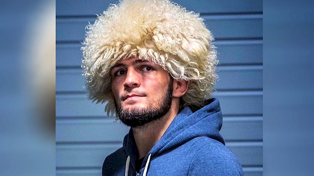 Khabib in einer Papakha