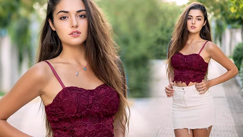Hande Erçel's Nichte Hande Erçel Mavi