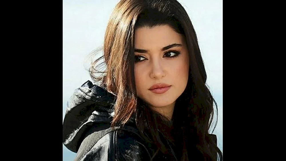Hande Erçel