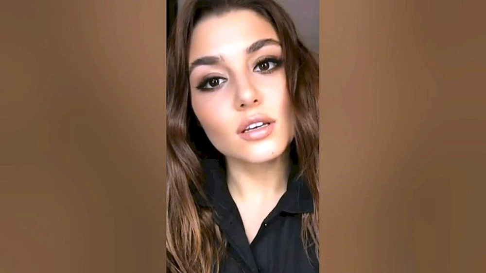 Hande Erçel Hayat