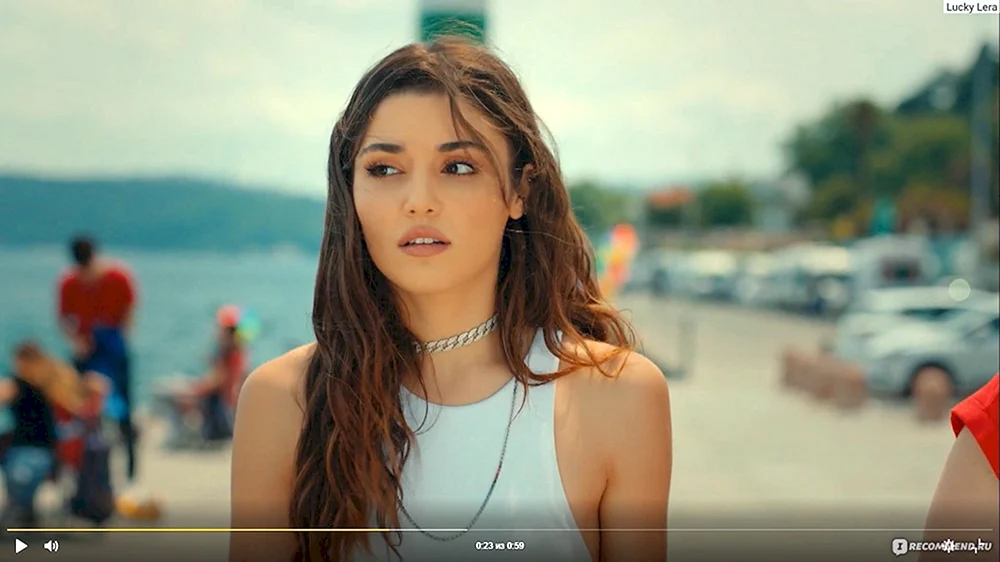 Hande Erchel Eda Yildiz