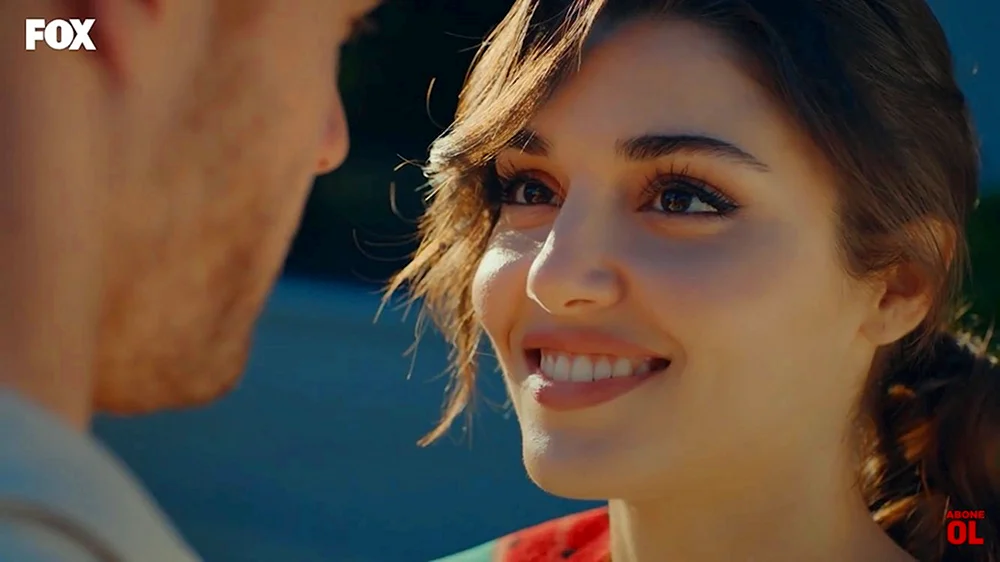 Eda Yıldız. Ханде