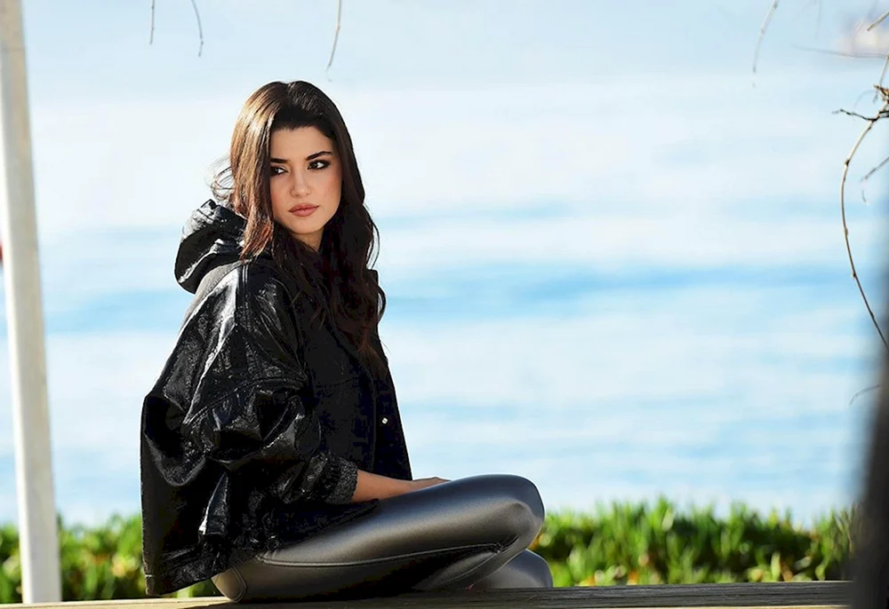 Hande Erçel