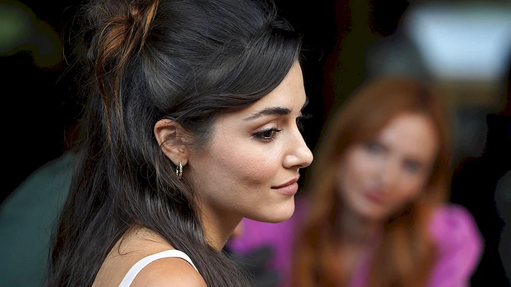 Hande Erchel Eda Yildiz