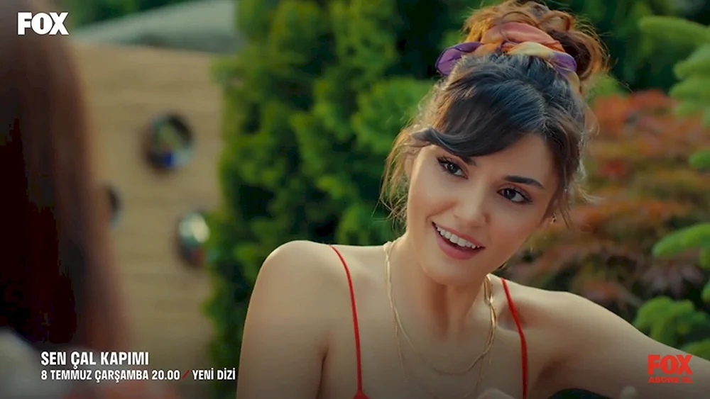 Hande Erchel Eda Yildiz