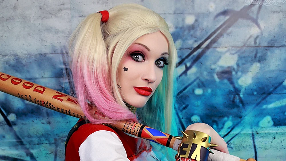 Margo Robbie Harley