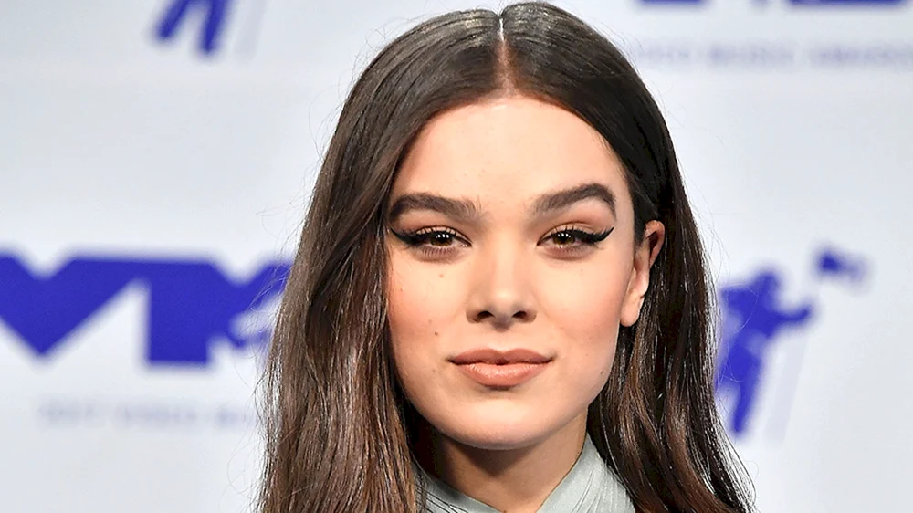 Hailee Steinfeld