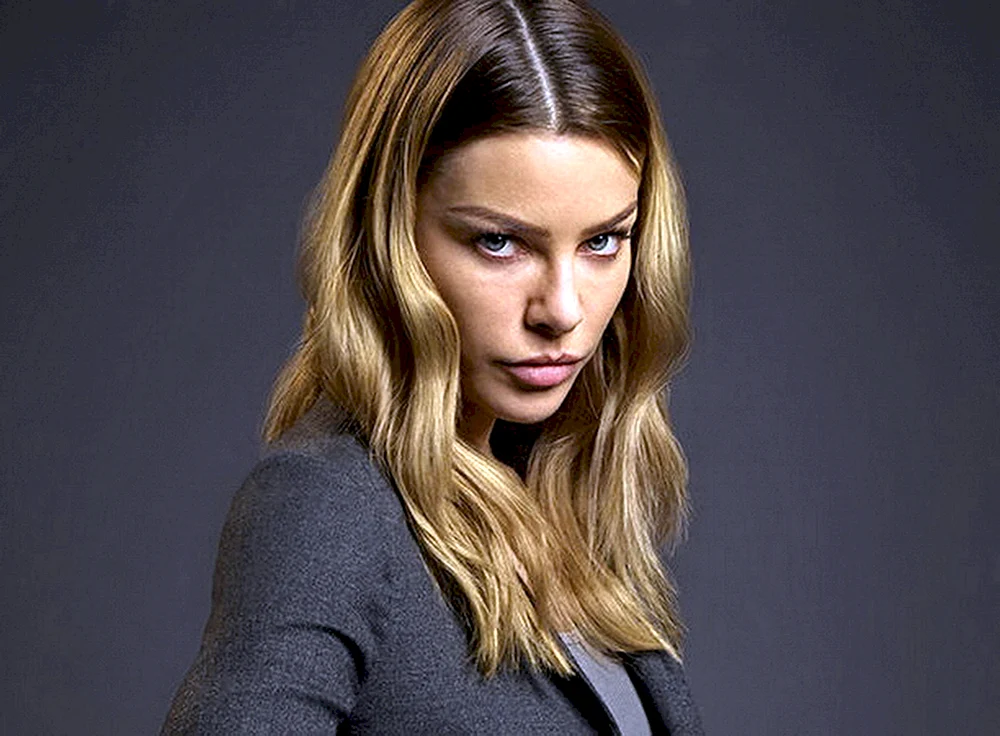 Lauren German