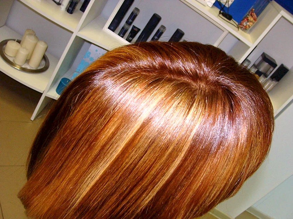 Hna auf meliniertem Haar nach Henna