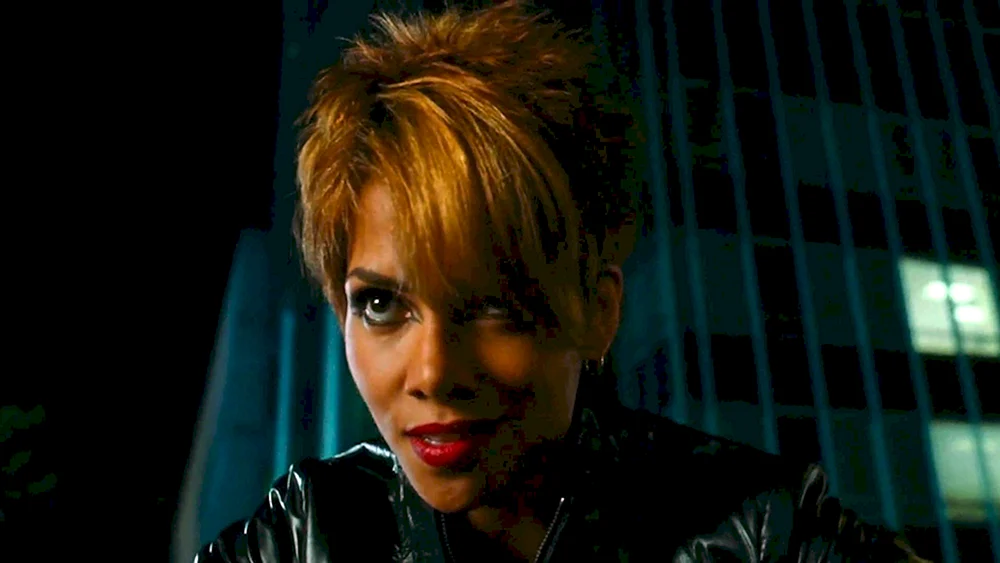 Halle Berry Frau