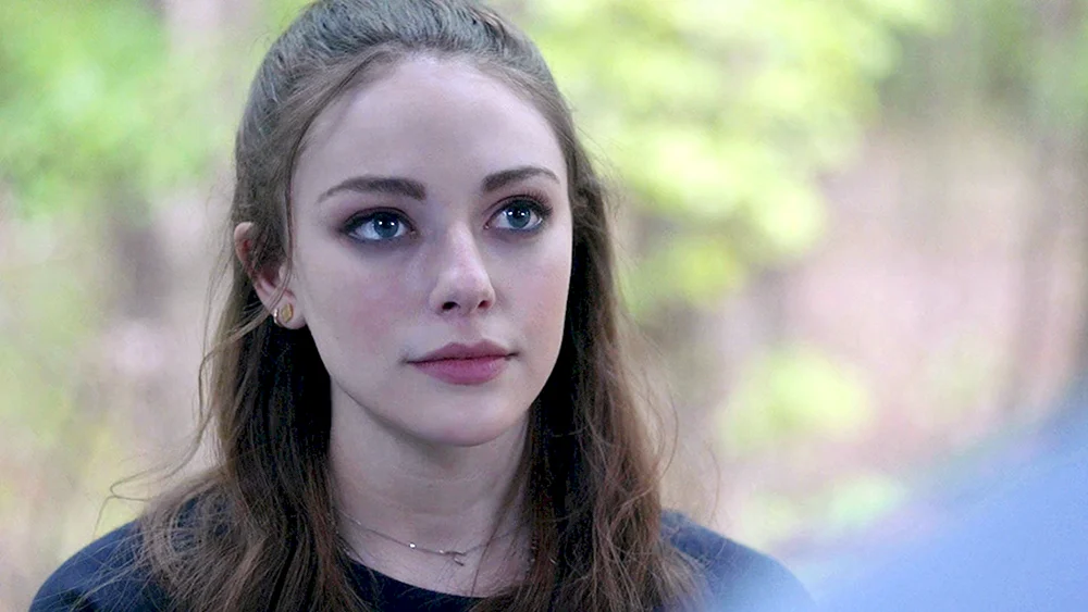 Danielle Rose Russell nackt