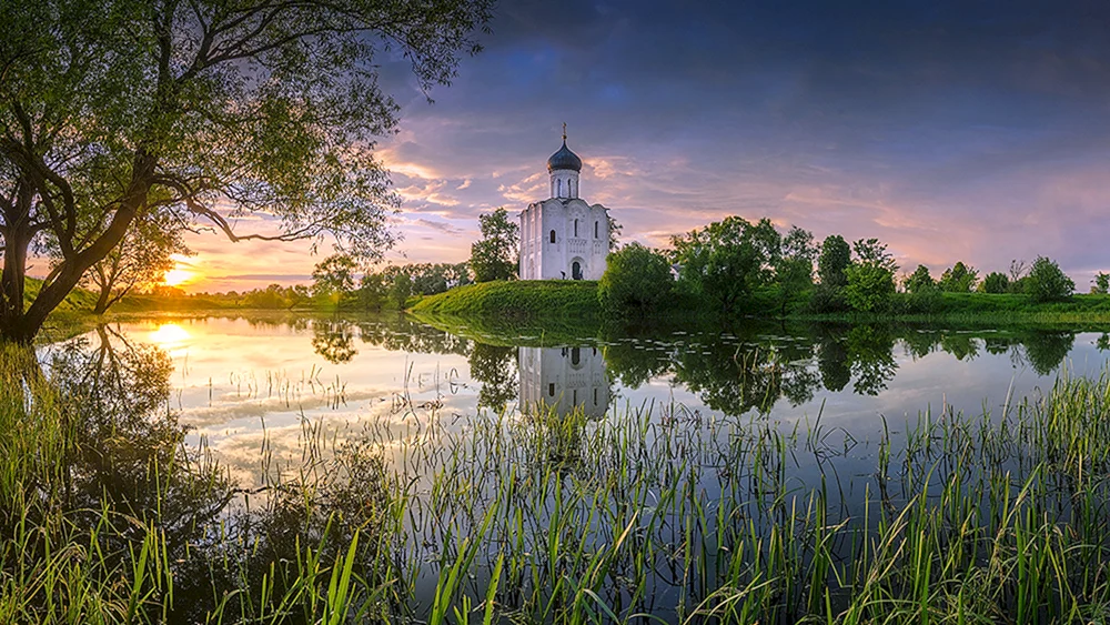 Die Kirche der Fürbitte auf dem Nerl