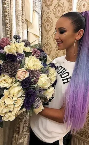 Olga Buzova Pferdeschwanz mit Kanekalon