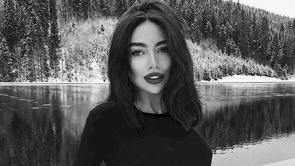 Kim Kardashian Alena Omovic