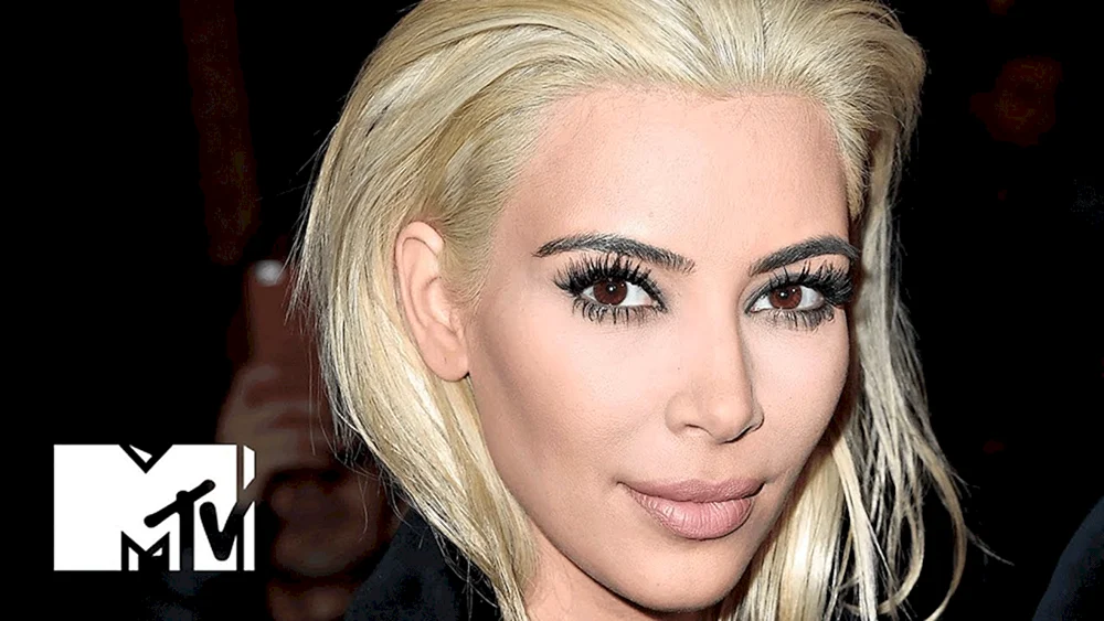 Kim Kardashian blond