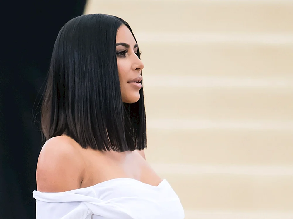 Kim Kardashian mit einem Bob