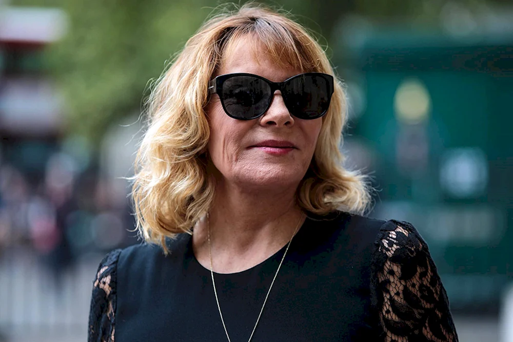 Kim Cattrall 2021