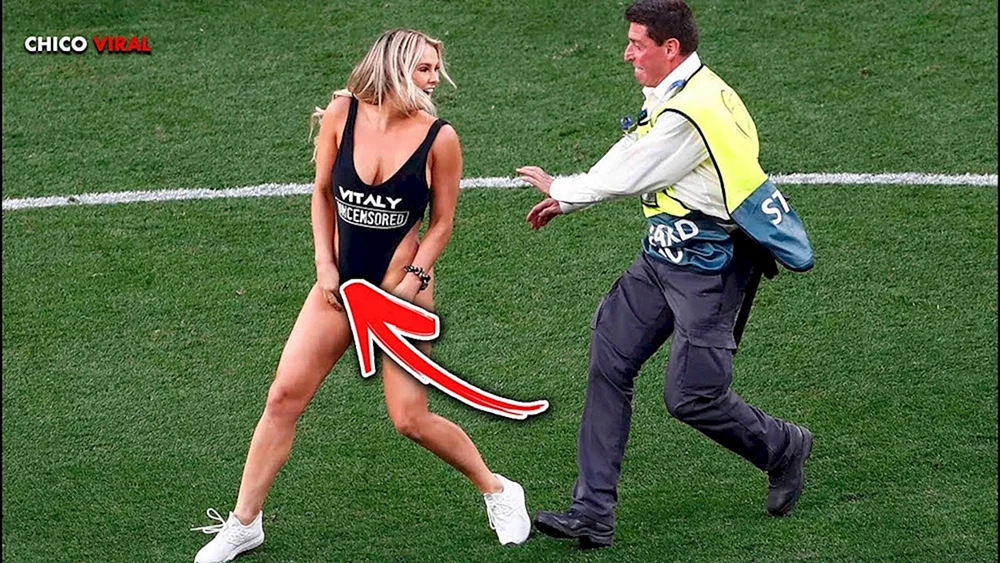 Kincy Wolanski auf dem Fußballplatz