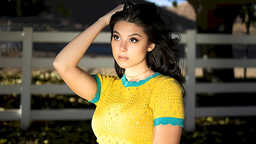 Kira Kosarin Schauspielerin