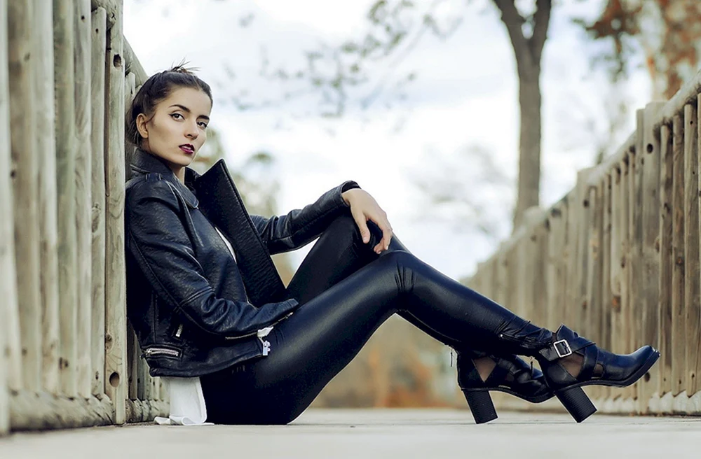 Kiera Knightley in Stiefeln