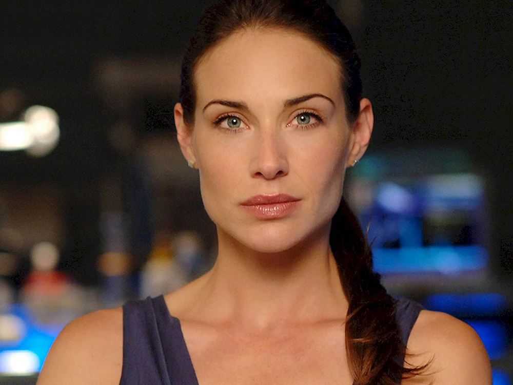 Claire Antonia Forlani Foto