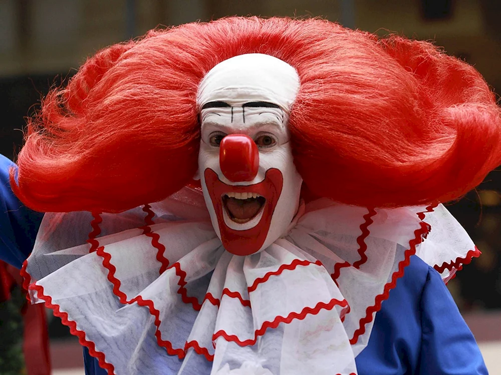 Looking Clown in einem schreienden Mann