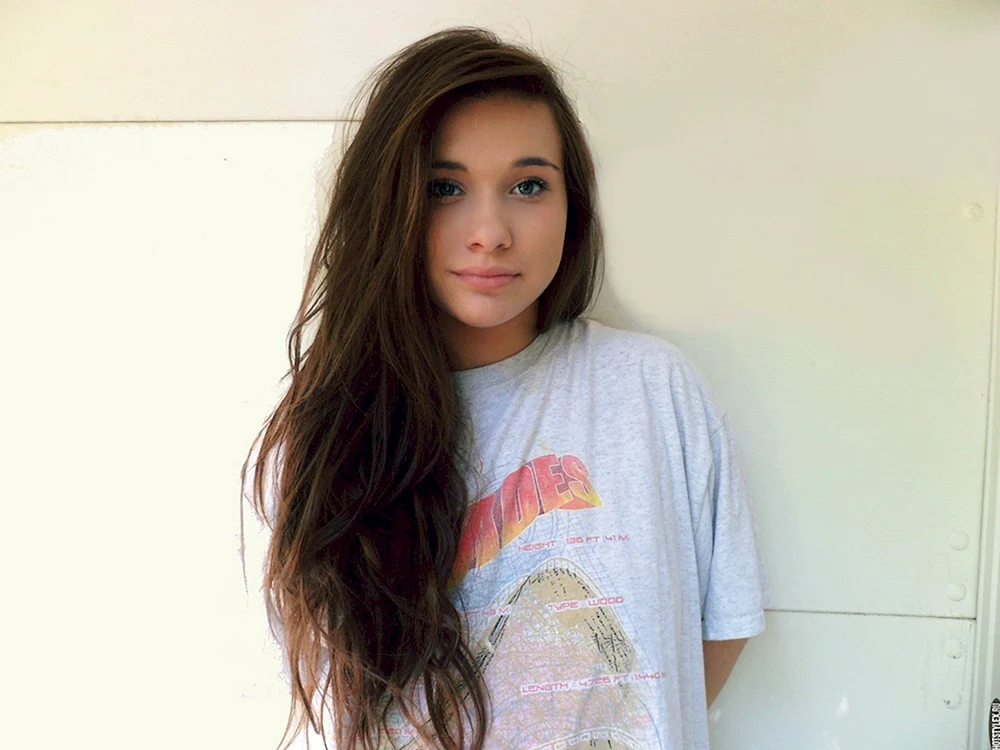 Vika Volkova 18