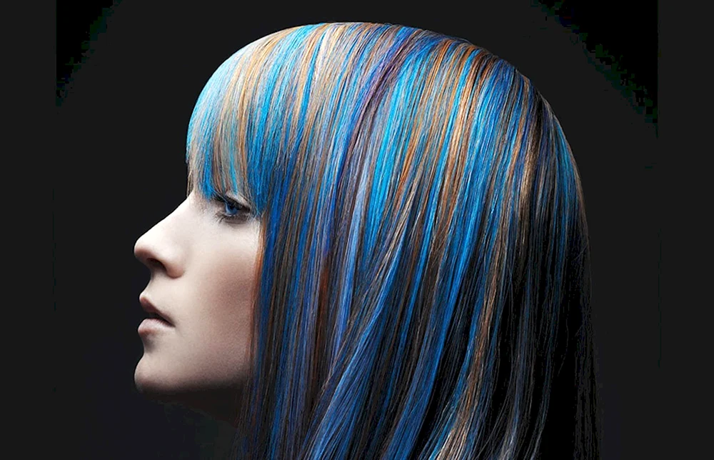 Linda Halberg blaues Haar