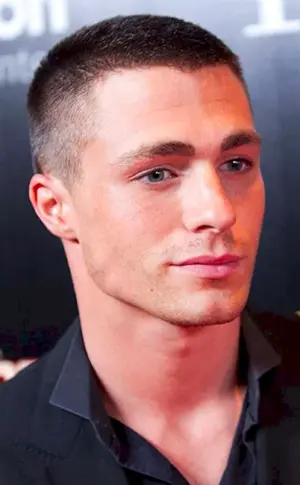 Colton Haynes Kurzhaarschnitt