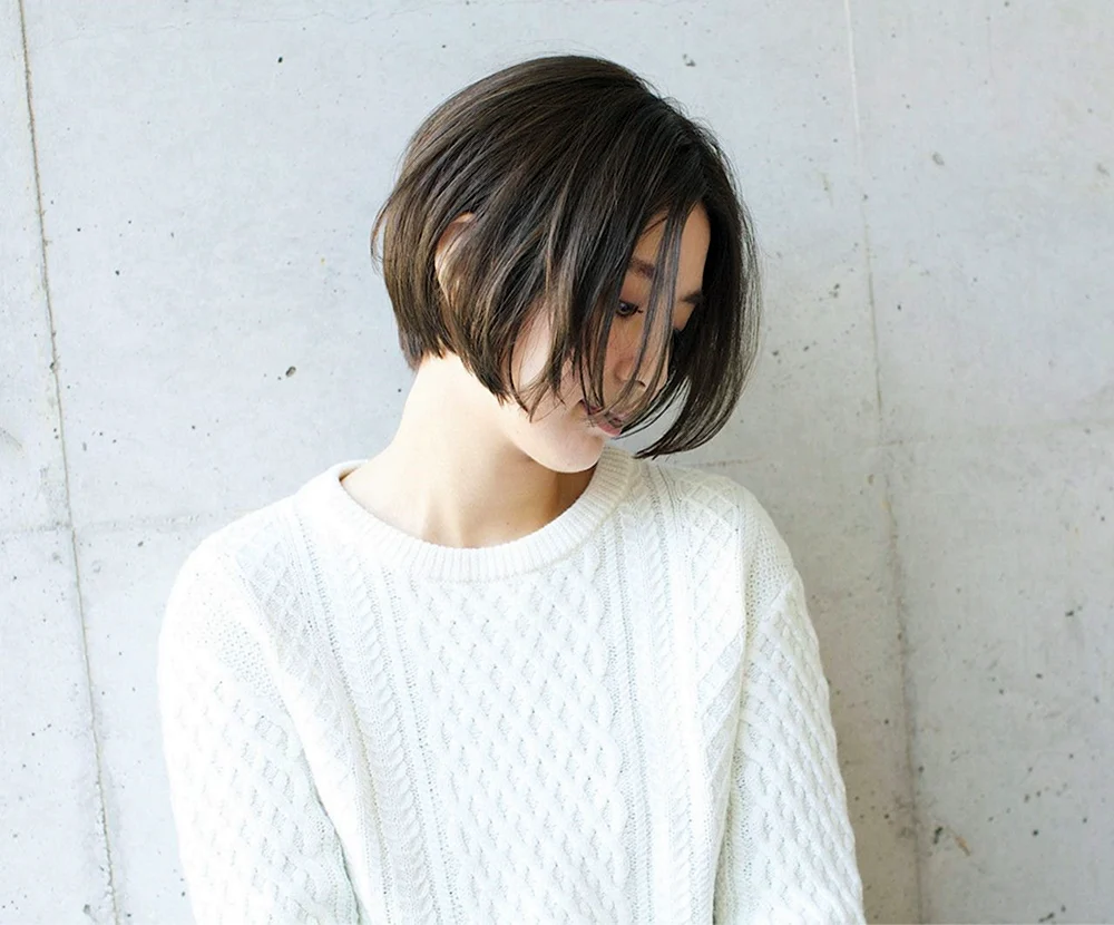 Koreanische Mädchen mit kurzem Haar