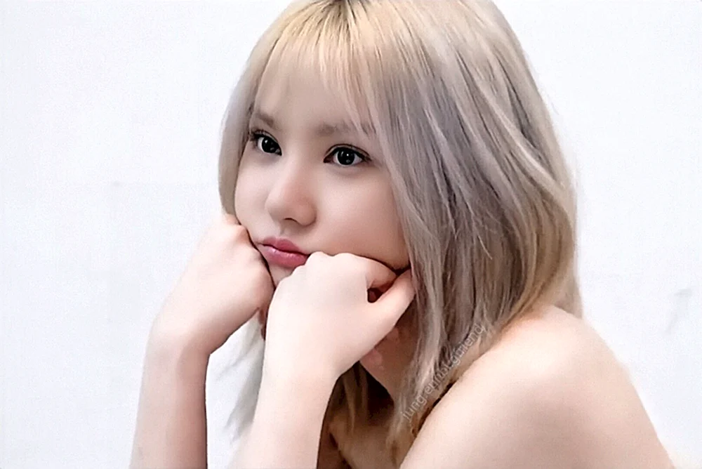 Koreanerinnen mit blonden Haaren