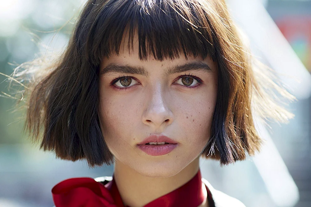 Natalie Portman bob
