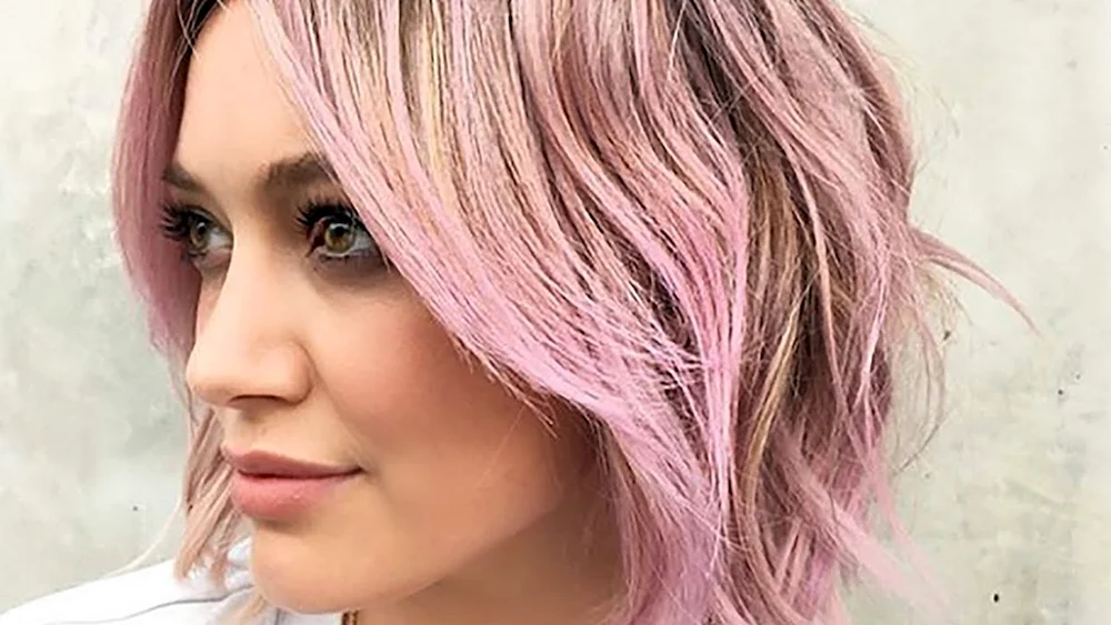Kurzes rosa Haar