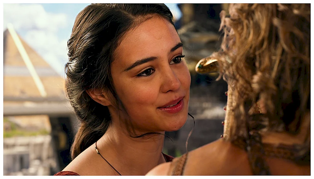 Courtney Eaton 2019