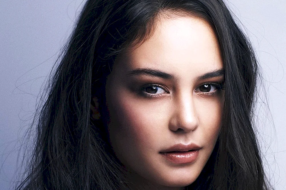 Courtney Eaton foto
