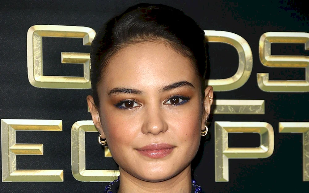 Courtney Eaton foto