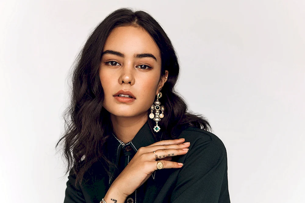 Courtney Eaton Foto