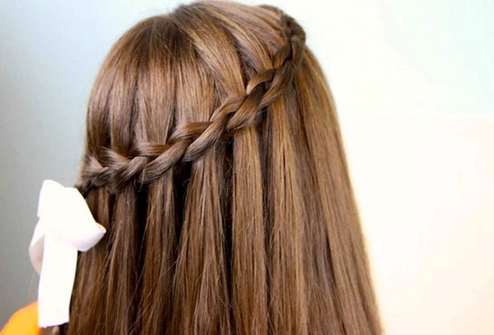 Frisuren für langes, dickes Haar