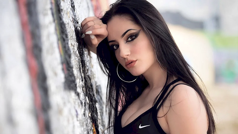 Brunette Schönheiten