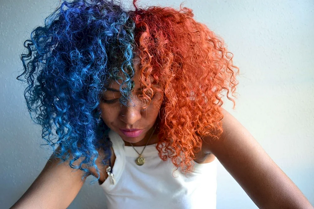 Lockiges Haar