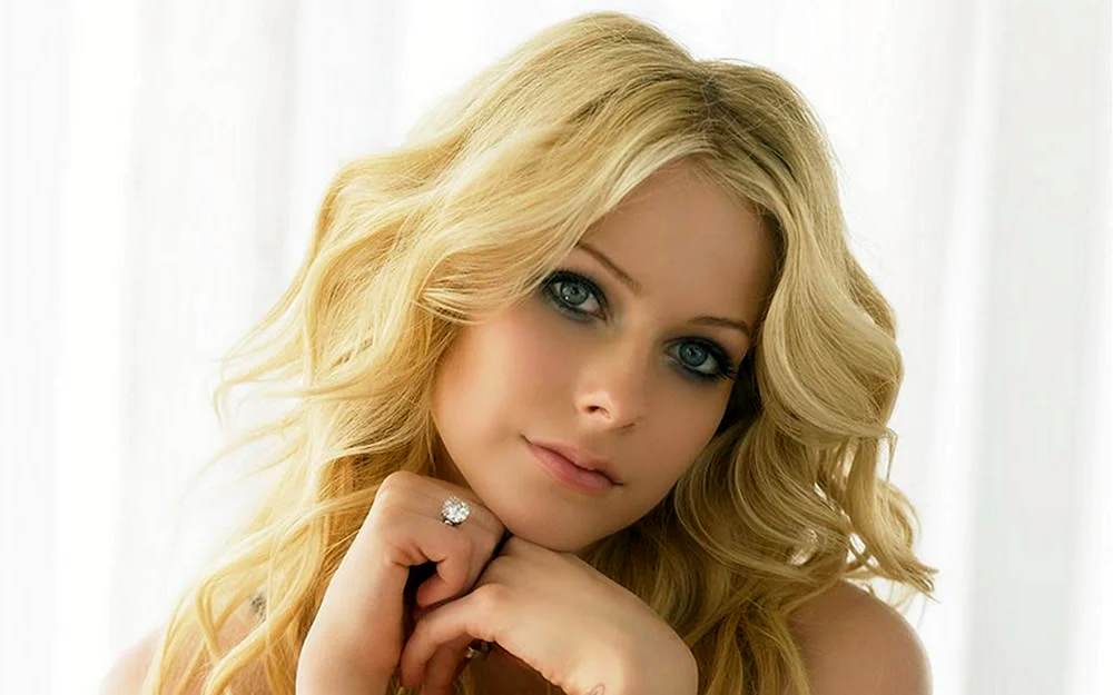 Schöne blonde Mädchen