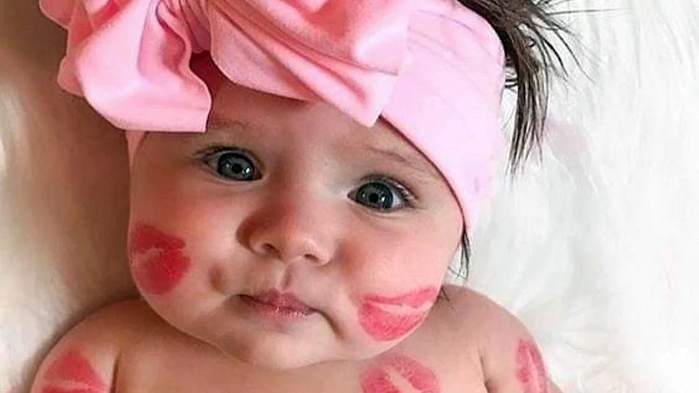 Baby lächelnd