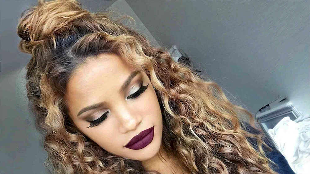 Tyra Goffret Frisuren